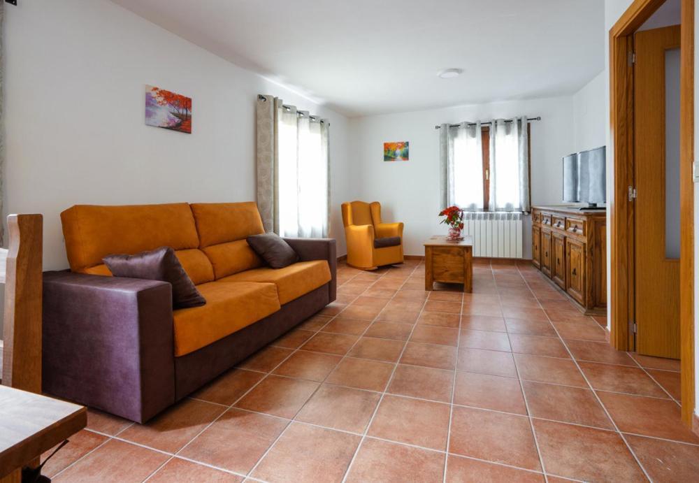 Hostal Antiguo Hospital Linares de Mora Esterno foto