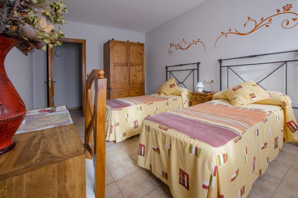 Hostal Antiguo Hospital Linares de Mora Esterno foto