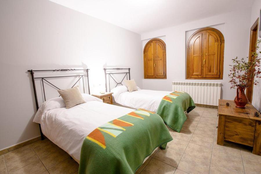 Hostal Antiguo Hospital Linares de Mora Esterno foto