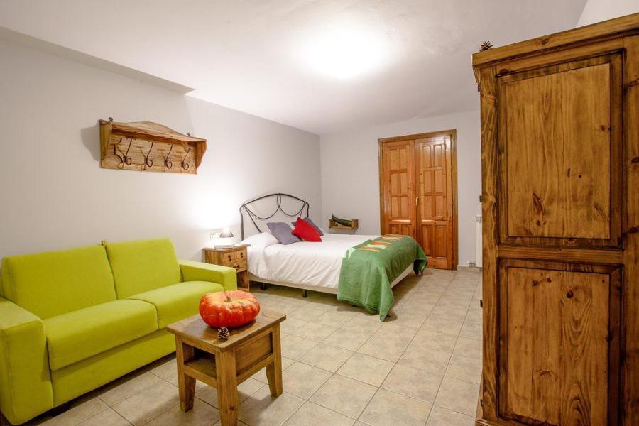 Hostal Antiguo Hospital Linares de Mora Esterno foto
