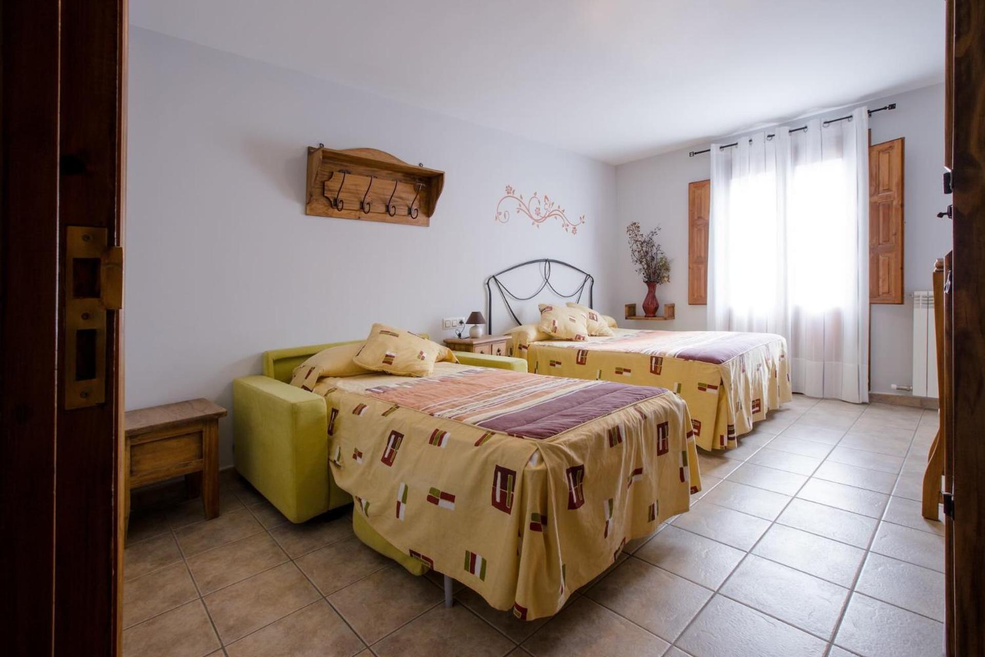 Hostal Antiguo Hospital Linares de Mora Esterno foto