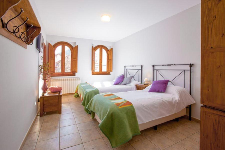 Hostal Antiguo Hospital Linares de Mora Esterno foto