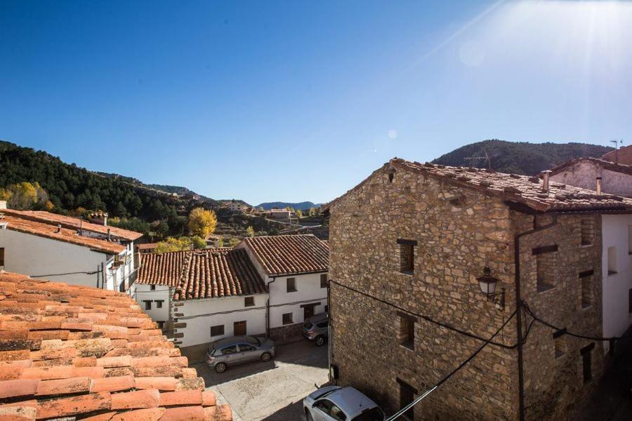 Hostal Antiguo Hospital Linares de Mora Esterno foto