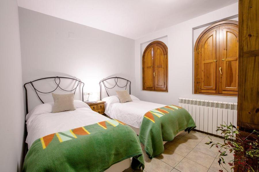 Hostal Antiguo Hospital Linares de Mora Esterno foto