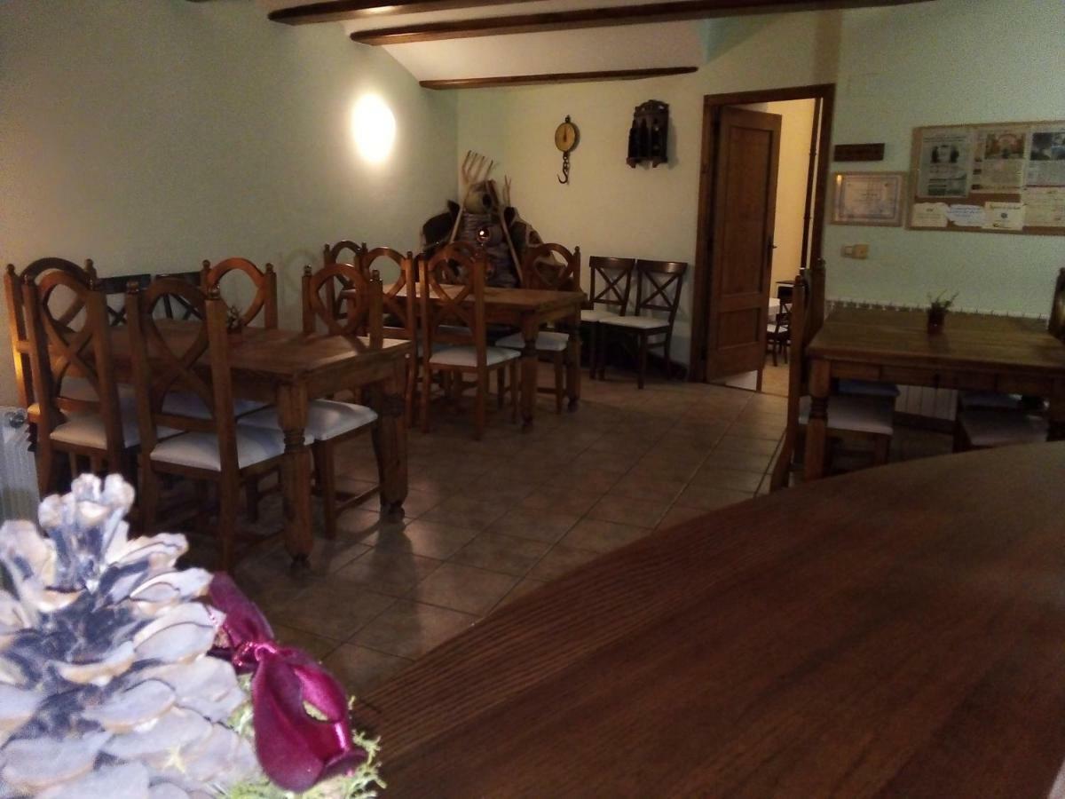 Hostal Antiguo Hospital Linares de Mora Esterno foto